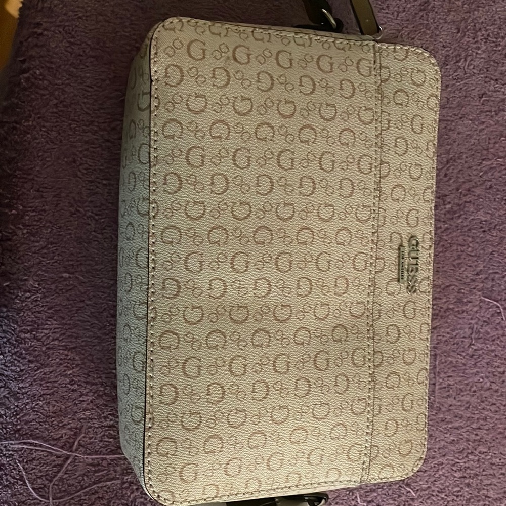 Guess crossbody purse brand new